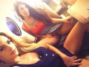 [IMG]Flashing on the plane