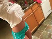 And green shorts. (r/SideStripeShorts)