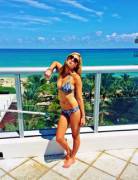 [FB] Babe on balcony