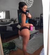 Now thats a squat booty