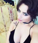 The best TITS are Syrian TITS, and Iman has got them !