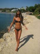 Tan, tone, and tiny (x-post, r/funsized)