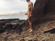 Beaches are my favorite place! (X-Post /r/BonersInPublic)