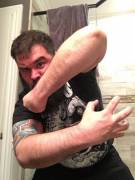 MRW r/gaybears tells me my arms are sexy