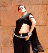 Navneet Kaur  /r/navelnsfw