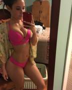 Angie Varona (angievarona)