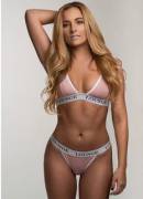 This chick goes to my school! She's on @topshelfbabez and is @zoein_wonderland