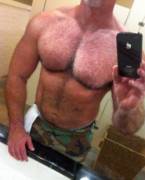 I'm in love with this dad bod.