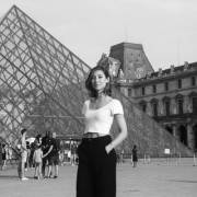 [request] can someone give her more classical curves?