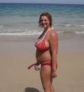 How can she snorkel with that body?