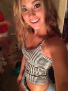 Kaila Lorraine selfie