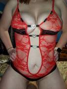 I[f] you don't think there's a hot mom under all the clothes on all of us, well then good luck!