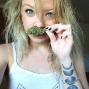 Nug - stache