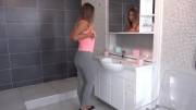 Naomi Bennet wetting her leggings & riding her big dildo before releasing a pee stream