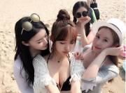 Crayon pop - Ellin's cleavage