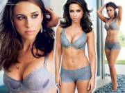 Perfectly balanced body of Lacey Chabert