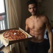 Landon Falgoust [xpost /r/truesexypizza]