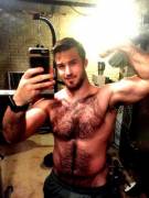 Sweaty Pits After A Hot Werq-Out!