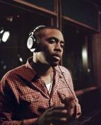 Figured this picture of Nas would get more love here. [x-post from /r/ladyboners]