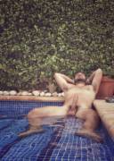 Relaxing (X-Post /r/malearmpits)