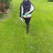 Please follow the booty