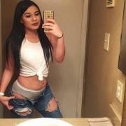 Hottie (x-post /r/HaveToHaveHer)