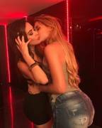 @yvonnelm87 & @issavegas