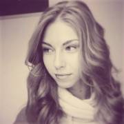 Take a second between two strokes to admire her beautiful smile