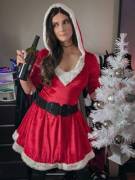 Got a headache from day drinking so that I can put up with my relatives... then drank some more when I realized that I'm the wine aunt