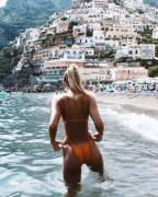 Distracted by that view