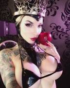 Razor Candi as Grimhilde