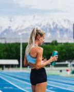 Slim legs, tight shorts