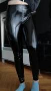 Shiny leggings