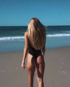 Sierra Knapp (Boutine LA swimwear)