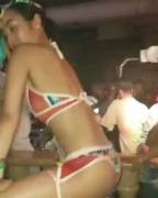 Can't help it... i love skinny girls shakin