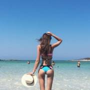 Skinny legs at the beach