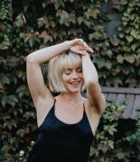 Julianne Hough pokies