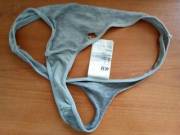 [37][M] H&M gray Xs size broken thongs going to trash