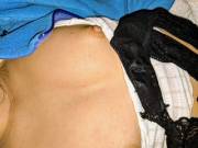 Sucking on my niples makes me grooly