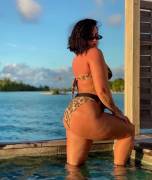 Demi Lovato Posing for Paparazzi