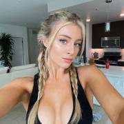 Daisy Keech (@daisykeech)