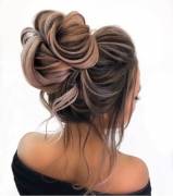 Gorgeous updo (unknown model) by (@lyubov_nevskaj)