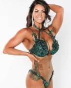 She's really toned up!