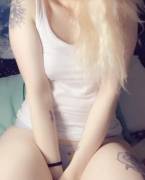 I love playing with my pretty little pussy