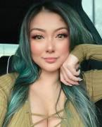 She dyed her hair green again