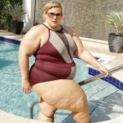 BBW blonde in the sunshine