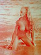 Old pic with Madonna fully naked (and hairy)