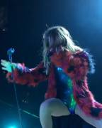 Selena Gomez on stage (Gfy)