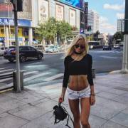 I don't blame her for showing it off