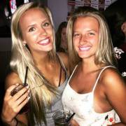 [IG] sideboob tanlines